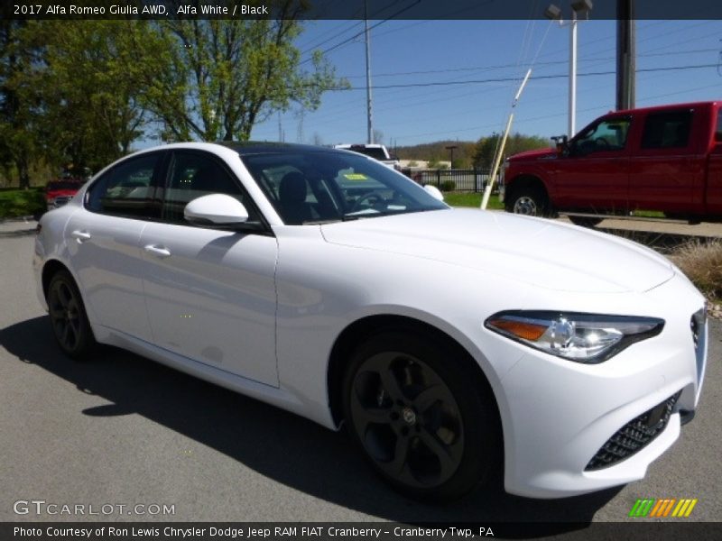 Alfa White / Black 2017 Alfa Romeo Giulia AWD