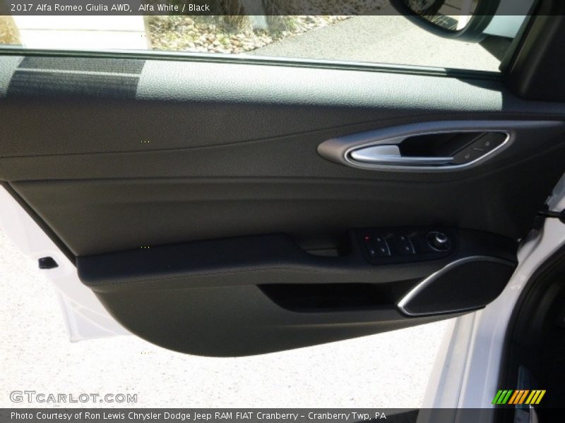 Alfa White / Black 2017 Alfa Romeo Giulia AWD