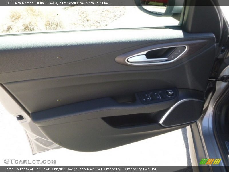Stromboli Gray Metallic / Black 2017 Alfa Romeo Giulia Ti AWD