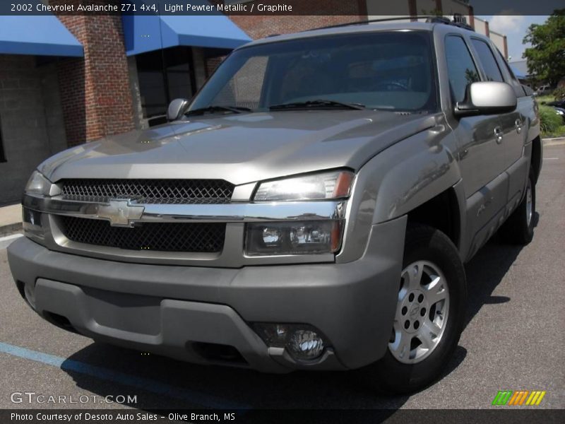 Light Pewter Metallic / Graphite 2002 Chevrolet Avalanche Z71 4x4