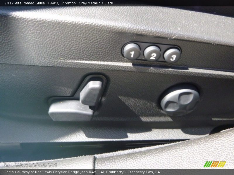 Stromboli Gray Metallic / Black 2017 Alfa Romeo Giulia Ti AWD