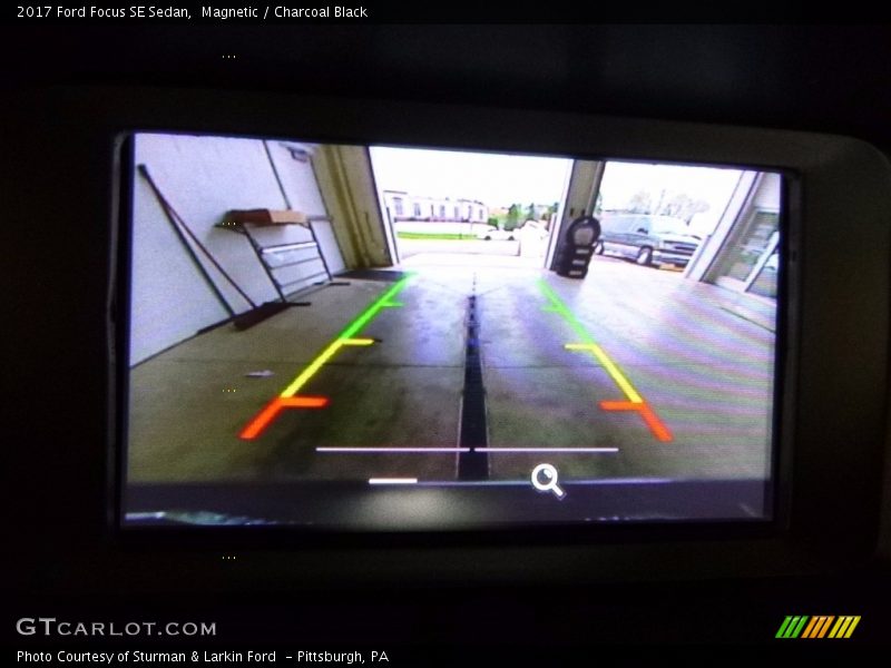 Magnetic / Charcoal Black 2017 Ford Focus SE Sedan