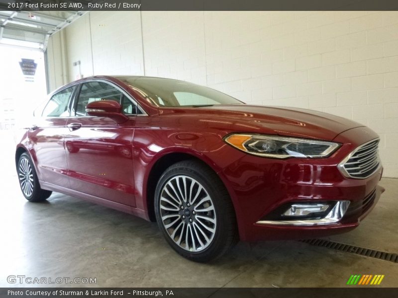 Front 3/4 View of 2017 Fusion SE AWD