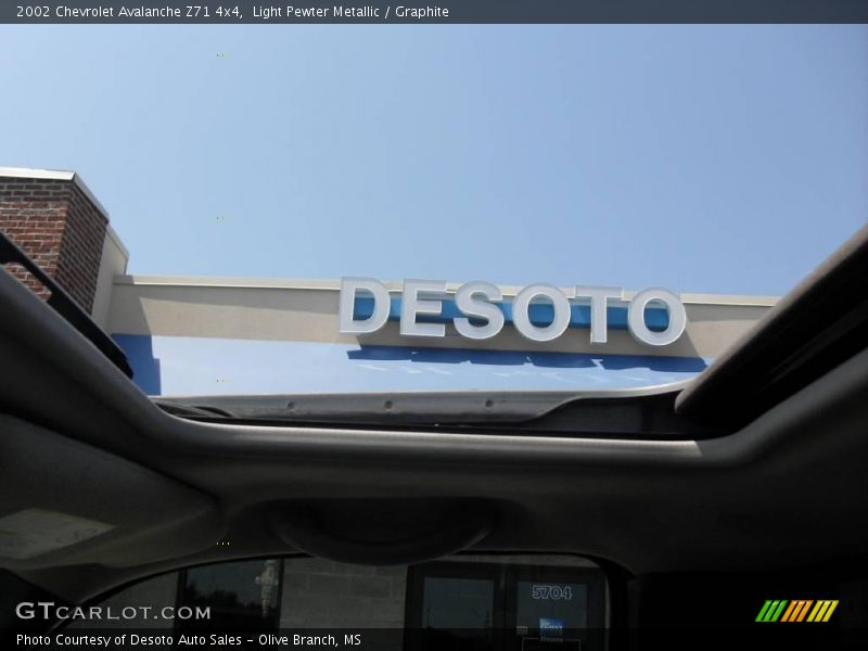 Light Pewter Metallic / Graphite 2002 Chevrolet Avalanche Z71 4x4