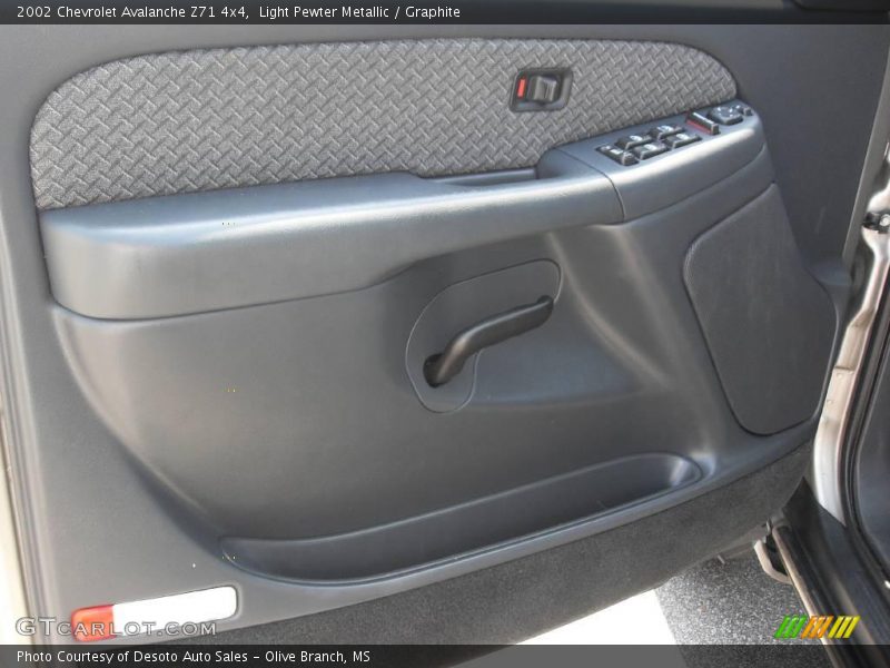 Light Pewter Metallic / Graphite 2002 Chevrolet Avalanche Z71 4x4