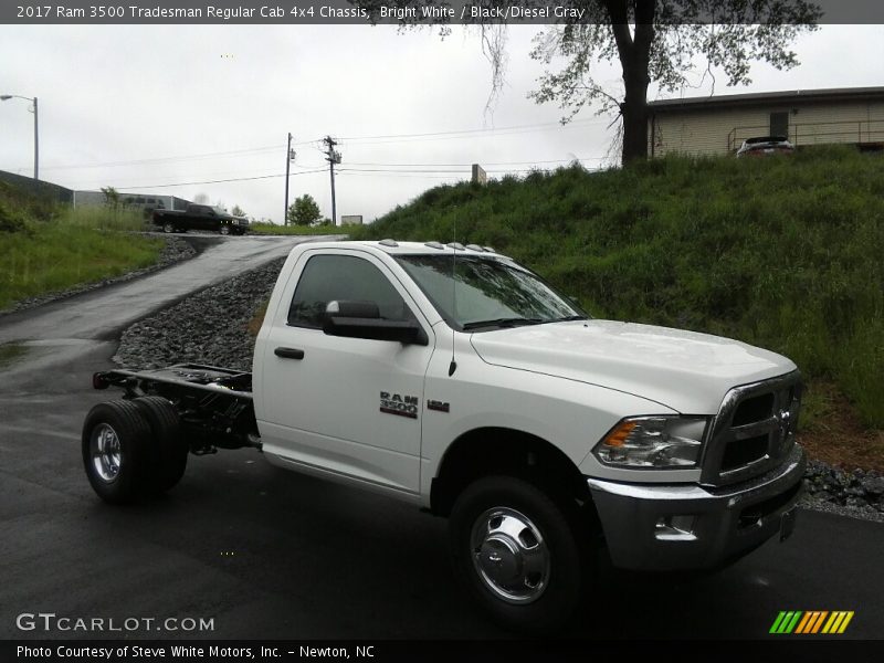 Bright White / Black/Diesel Gray 2017 Ram 3500 Tradesman Regular Cab 4x4 Chassis