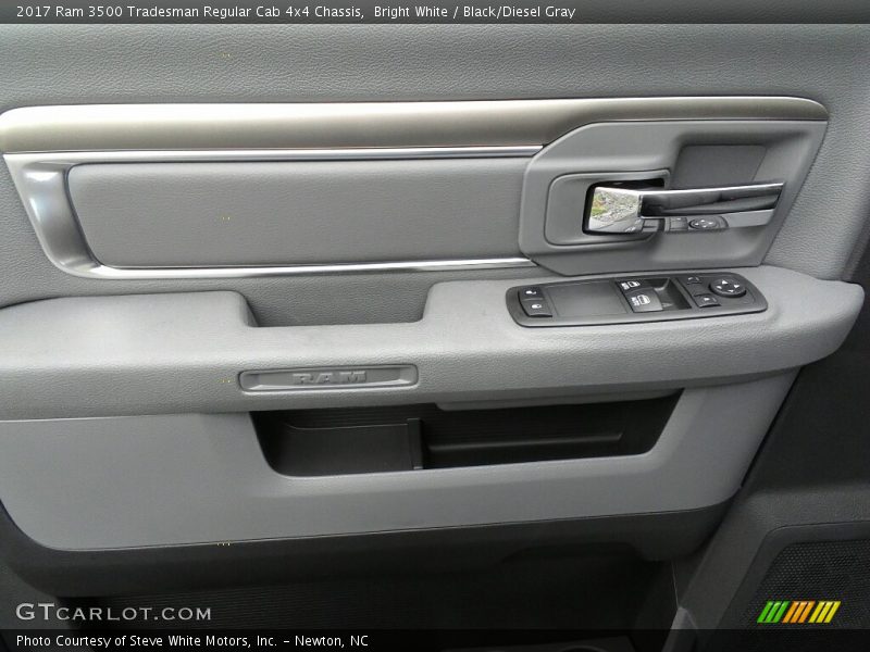 Bright White / Black/Diesel Gray 2017 Ram 3500 Tradesman Regular Cab 4x4 Chassis