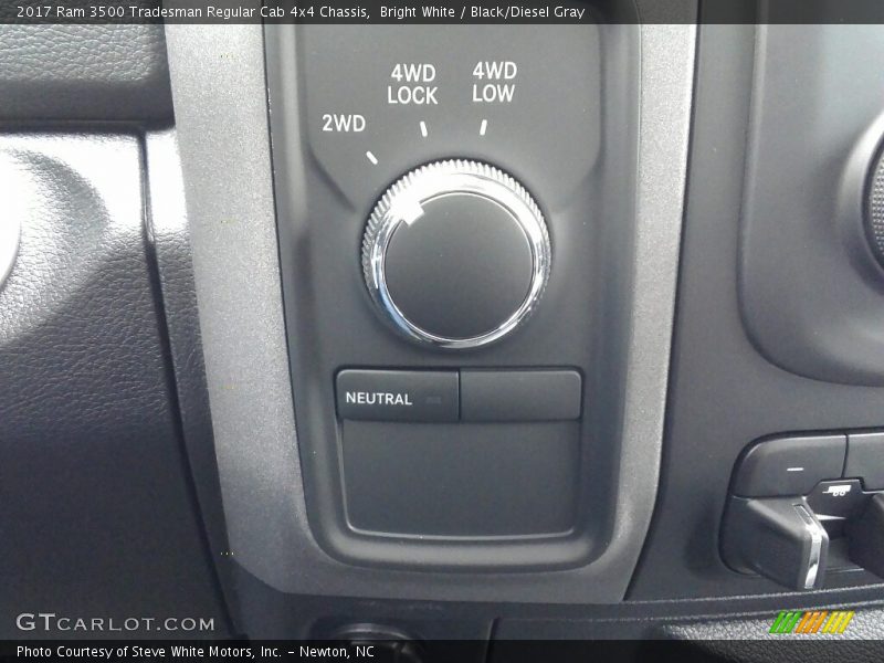 Bright White / Black/Diesel Gray 2017 Ram 3500 Tradesman Regular Cab 4x4 Chassis