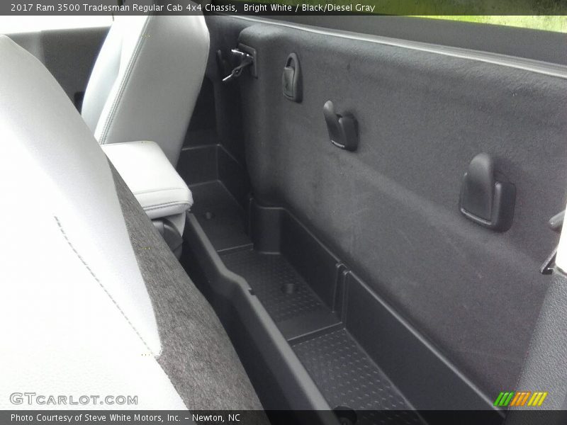 Bright White / Black/Diesel Gray 2017 Ram 3500 Tradesman Regular Cab 4x4 Chassis
