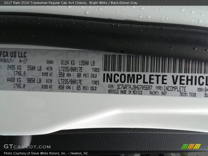 Bright White / Black/Diesel Gray 2017 Ram 3500 Tradesman Regular Cab 4x4 Chassis