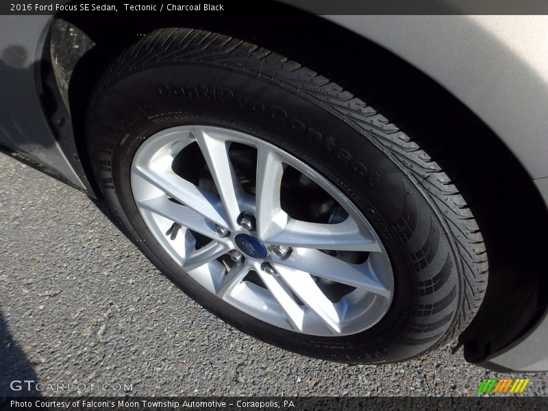 Tectonic / Charcoal Black 2016 Ford Focus SE Sedan