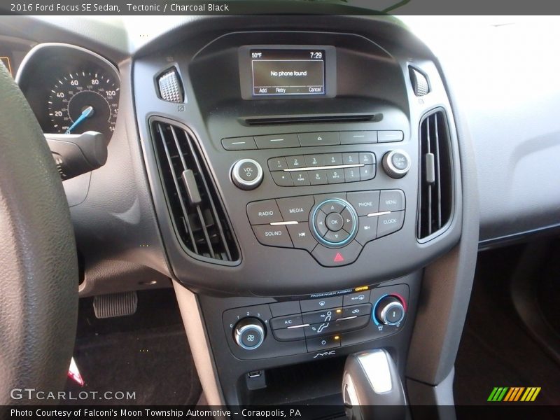 Tectonic / Charcoal Black 2016 Ford Focus SE Sedan