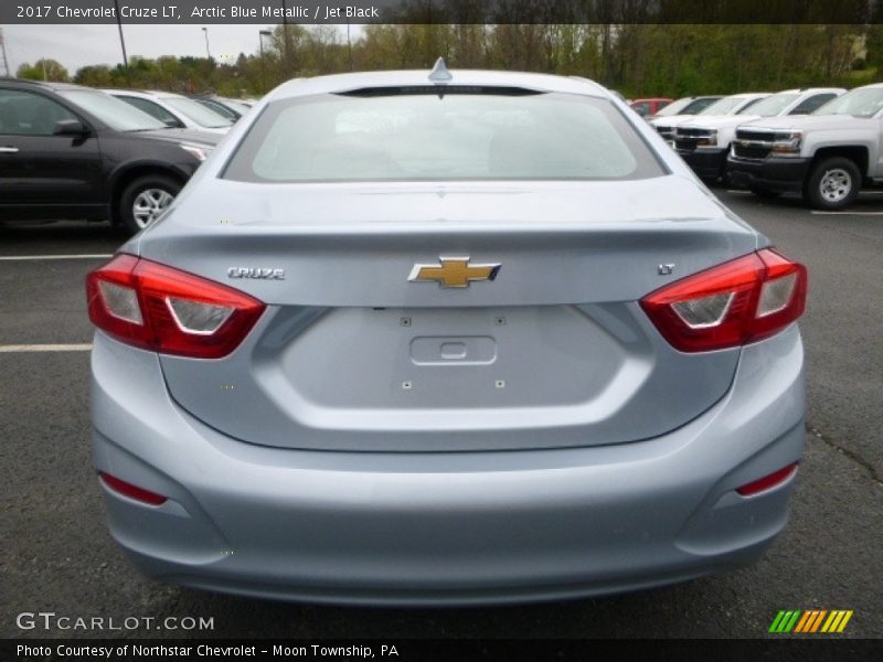 Arctic Blue Metallic / Jet Black 2017 Chevrolet Cruze LT
