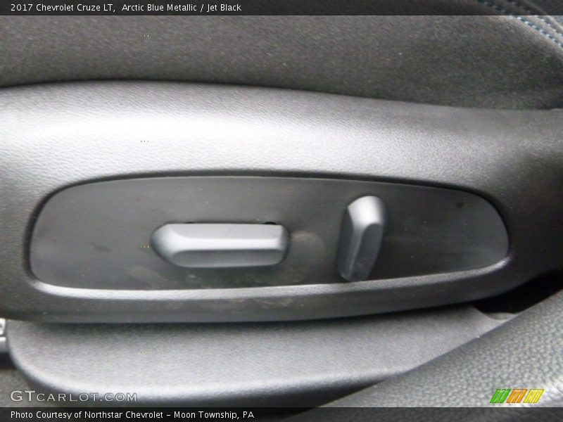 Arctic Blue Metallic / Jet Black 2017 Chevrolet Cruze LT