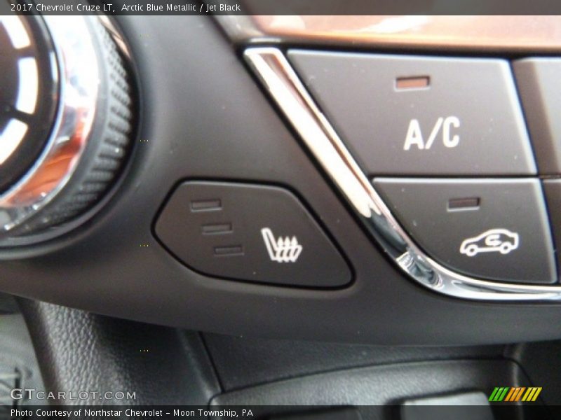 Arctic Blue Metallic / Jet Black 2017 Chevrolet Cruze LT