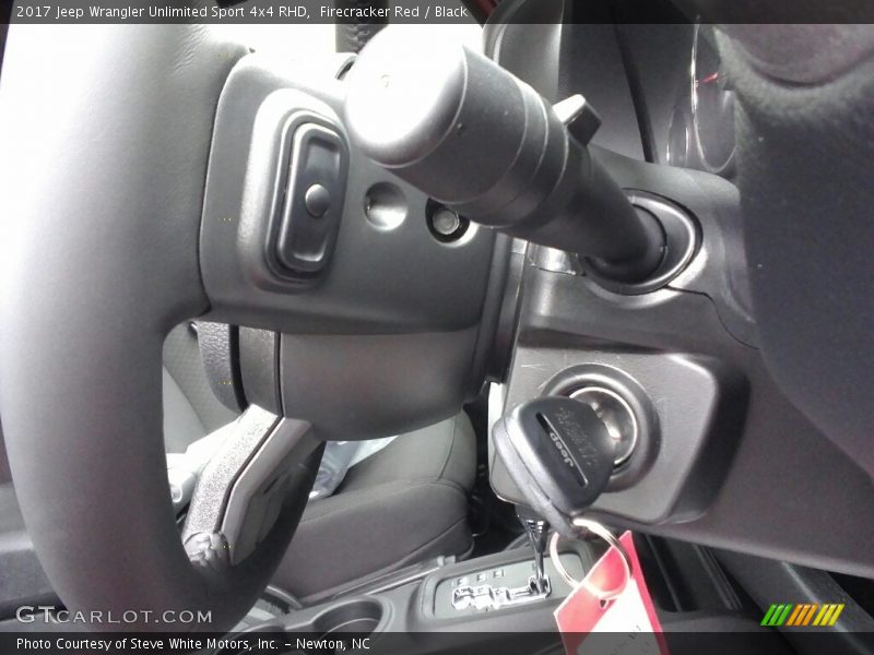 Keys of 2017 Wrangler Unlimited Sport 4x4 RHD