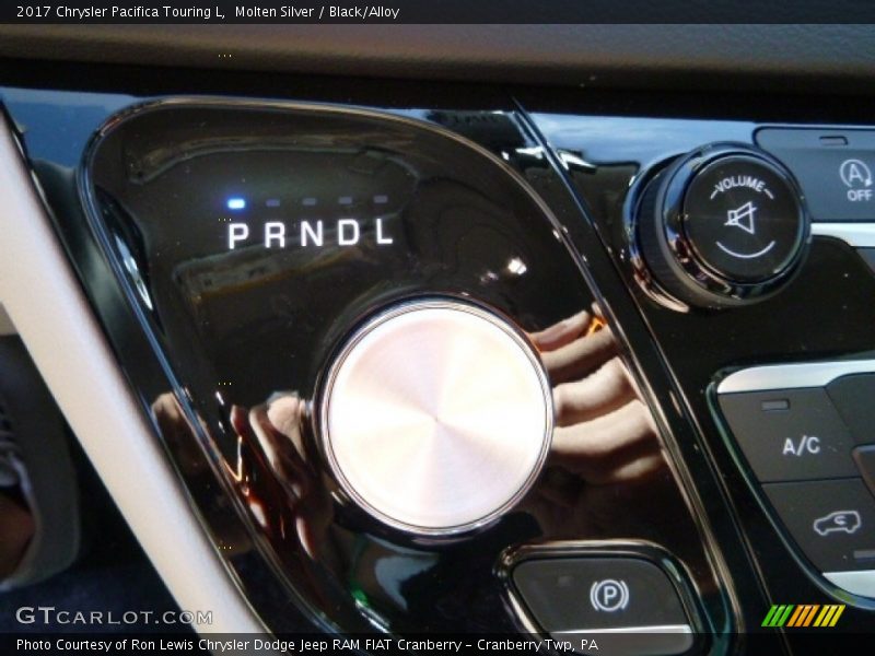 Molten Silver / Black/Alloy 2017 Chrysler Pacifica Touring L
