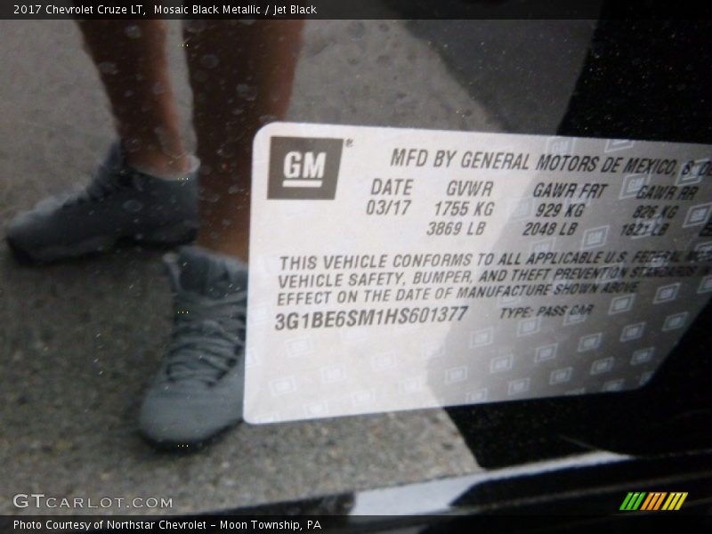 Mosaic Black Metallic / Jet Black 2017 Chevrolet Cruze LT