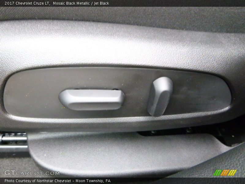 Mosaic Black Metallic / Jet Black 2017 Chevrolet Cruze LT