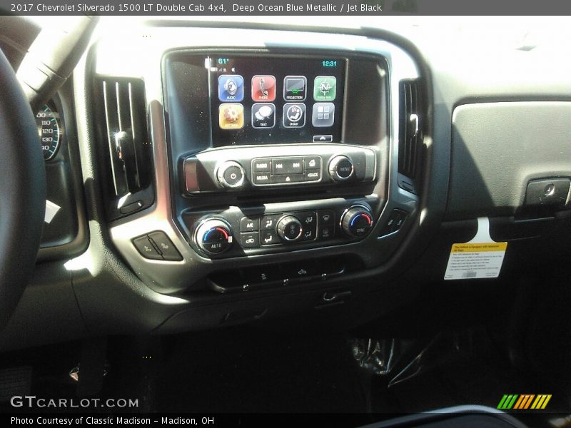 Deep Ocean Blue Metallic / Jet Black 2017 Chevrolet Silverado 1500 LT Double Cab 4x4