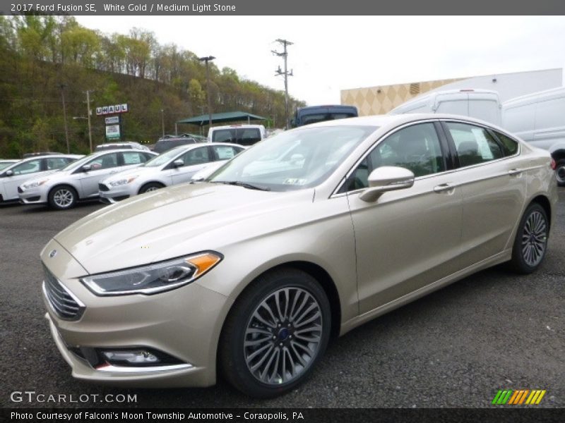 Front 3/4 View of 2017 Fusion SE