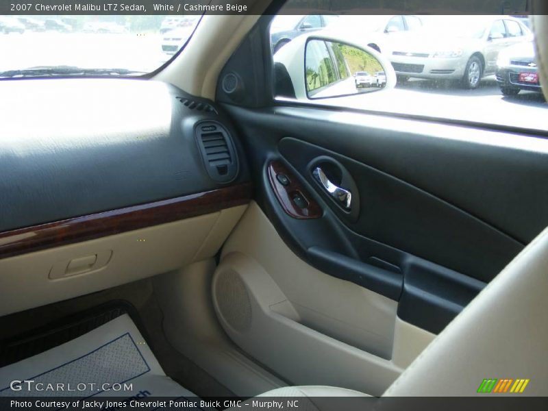 White / Cashmere Beige 2007 Chevrolet Malibu LTZ Sedan