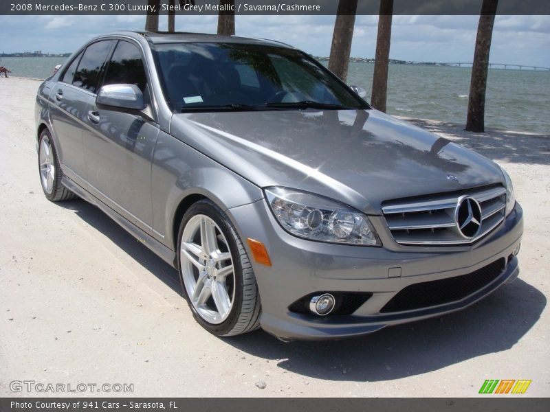 Front 3/4 View of 2008 C 300 Luxury