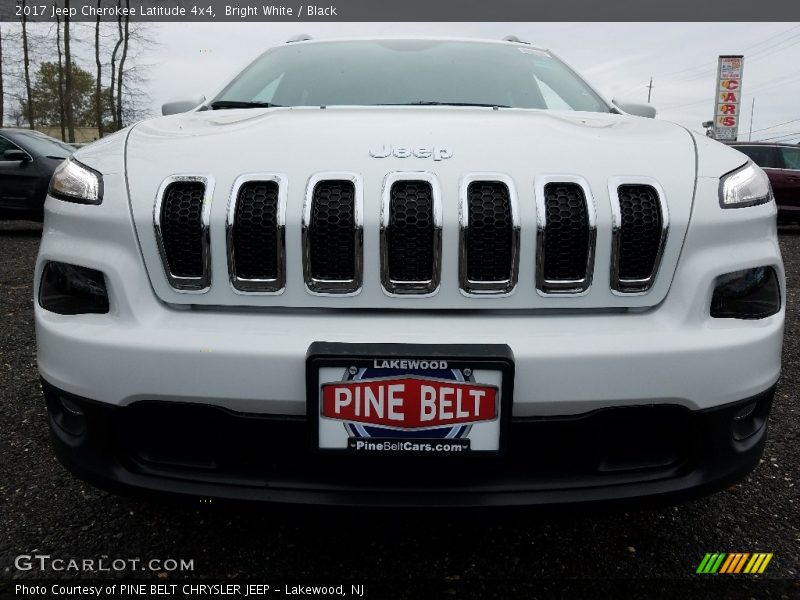 Bright White / Black 2017 Jeep Cherokee Latitude 4x4