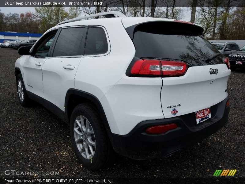 Bright White / Black 2017 Jeep Cherokee Latitude 4x4