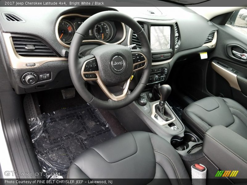 Bright White / Black 2017 Jeep Cherokee Latitude 4x4