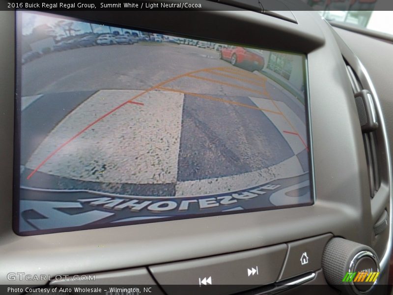 Summit White / Light Neutral/Cocoa 2016 Buick Regal Regal Group