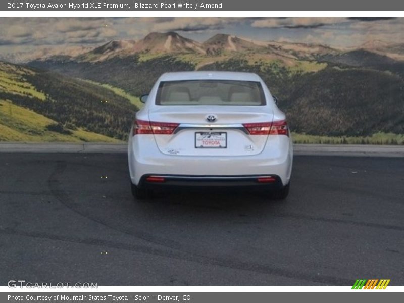 Blizzard Pearl White / Almond 2017 Toyota Avalon Hybrid XLE Premium