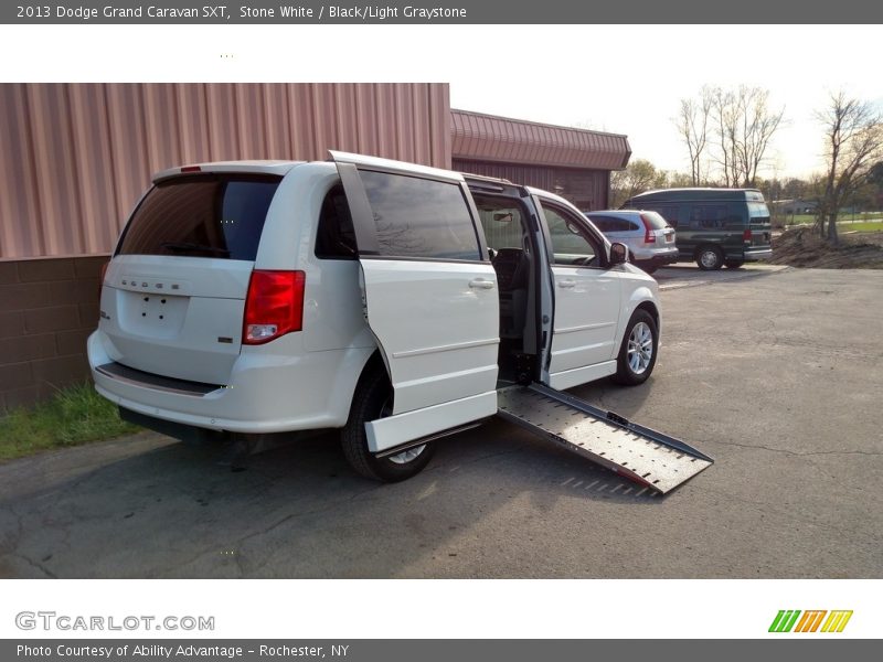 Stone White / Black/Light Graystone 2013 Dodge Grand Caravan SXT