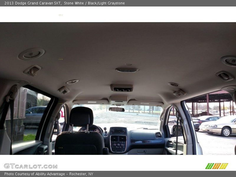 Stone White / Black/Light Graystone 2013 Dodge Grand Caravan SXT