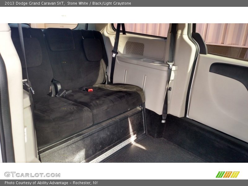 Stone White / Black/Light Graystone 2013 Dodge Grand Caravan SXT