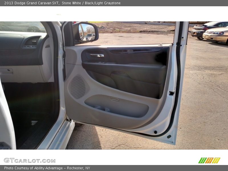 Stone White / Black/Light Graystone 2013 Dodge Grand Caravan SXT