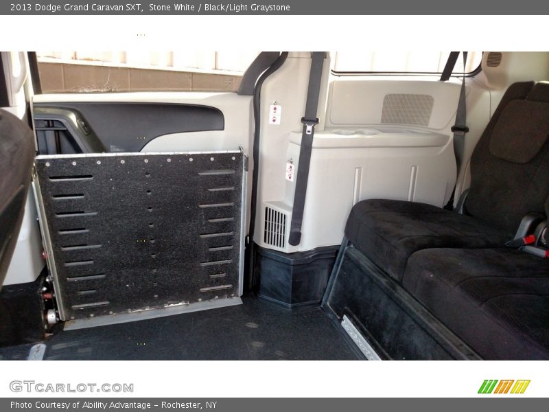 Stone White / Black/Light Graystone 2013 Dodge Grand Caravan SXT