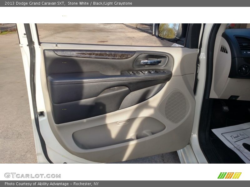 Stone White / Black/Light Graystone 2013 Dodge Grand Caravan SXT