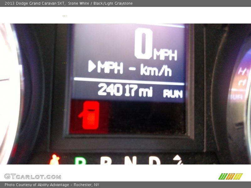Stone White / Black/Light Graystone 2013 Dodge Grand Caravan SXT