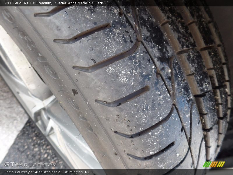 Glacier White Metallic / Black 2016 Audi A3 1.8 Premium