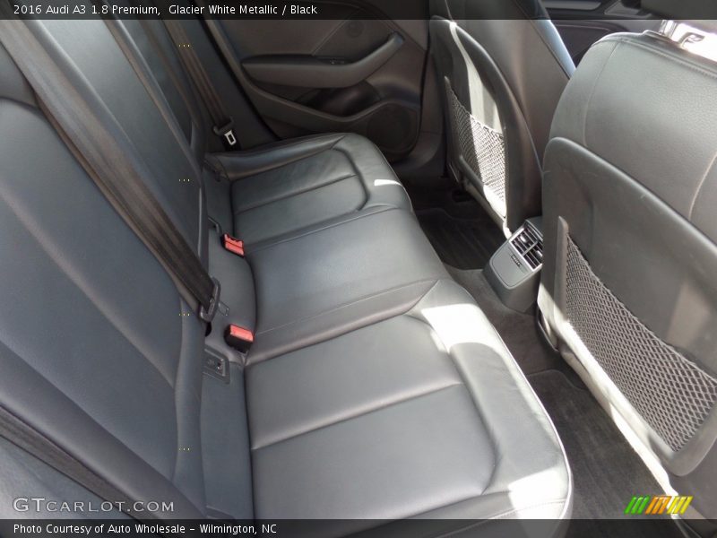 Glacier White Metallic / Black 2016 Audi A3 1.8 Premium