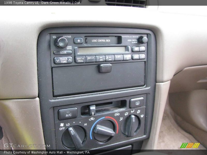 Dark Green Metallic / Oak 1998 Toyota Camry LE