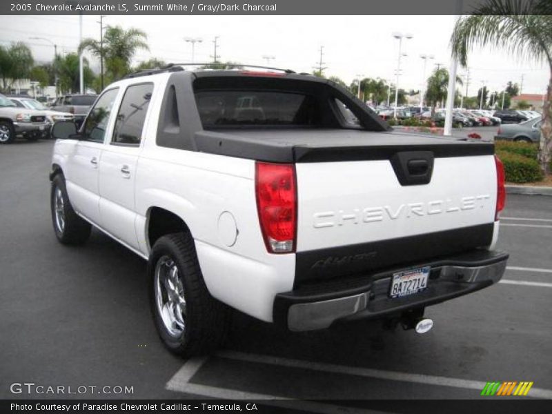 Summit White / Gray/Dark Charcoal 2005 Chevrolet Avalanche LS