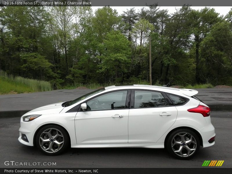 Oxford White / Charcoal Black 2016 Ford Focus ST