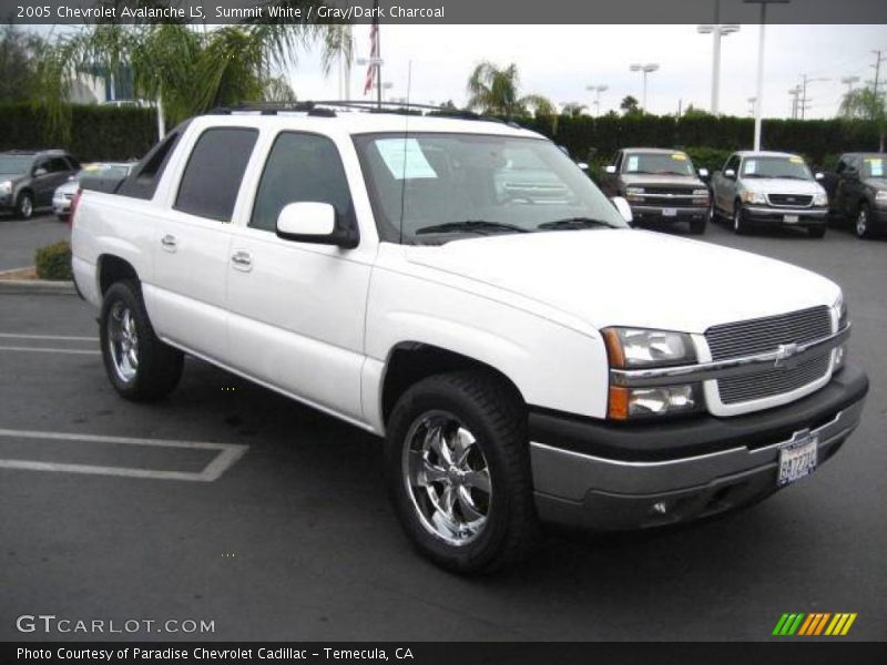 Summit White / Gray/Dark Charcoal 2005 Chevrolet Avalanche LS
