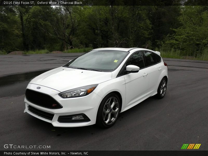 Oxford White / Charcoal Black 2016 Ford Focus ST
