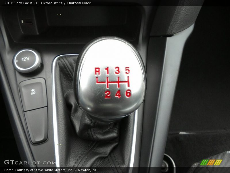 Oxford White / Charcoal Black 2016 Ford Focus ST