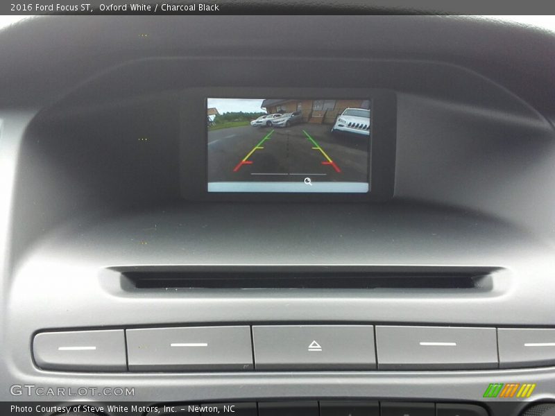Oxford White / Charcoal Black 2016 Ford Focus ST