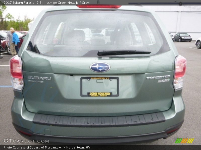 Jasmine Green Metallic / Gray 2017 Subaru Forester 2.5i