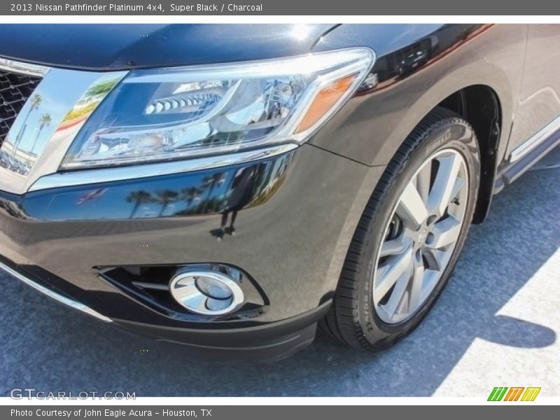 Super Black / Charcoal 2013 Nissan Pathfinder Platinum 4x4